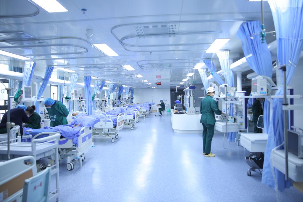 医院重症监护病房中的生命与死亡
