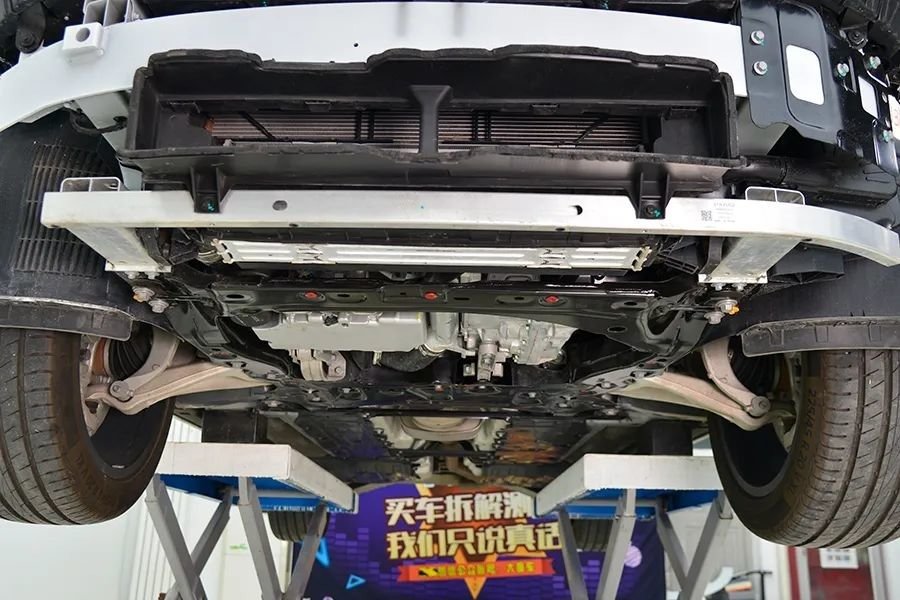 领克品牌旗舰车型正式定名